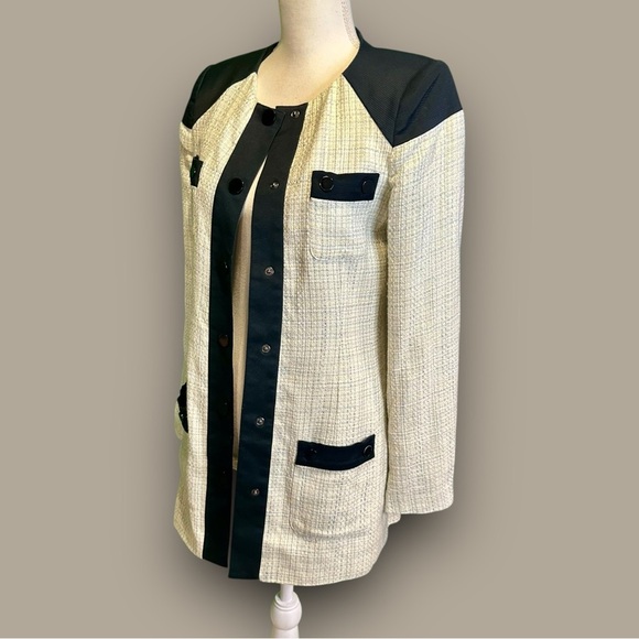 BCBG Paris White & Blue Tweed Oxford Long-Length Snap-Up Pocketed Jacket Size 0 - Picture 4 of 13